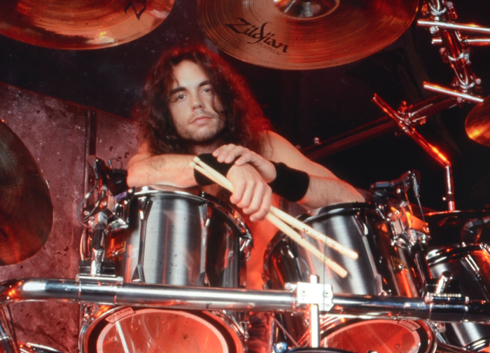 Nick Menza (Megadeath) Dies after Collapsing on Stage