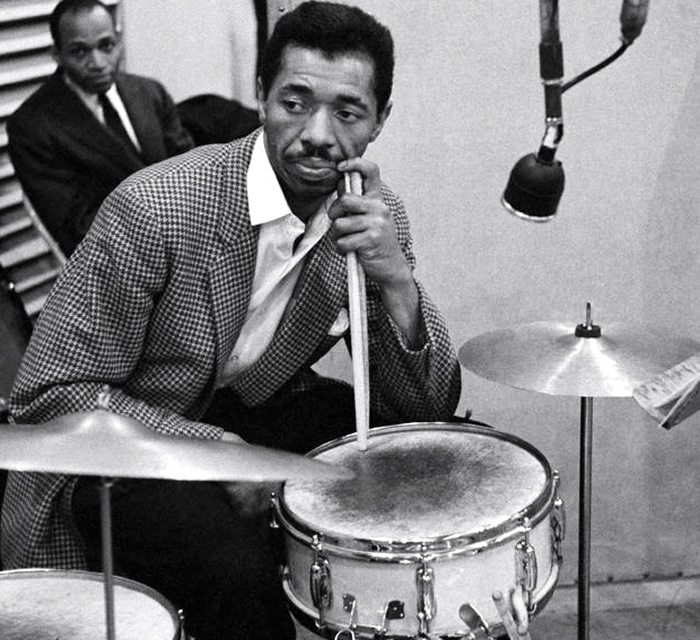 Drum miking techniques with 1, 2, or 3 mics (from Modern Drummer)