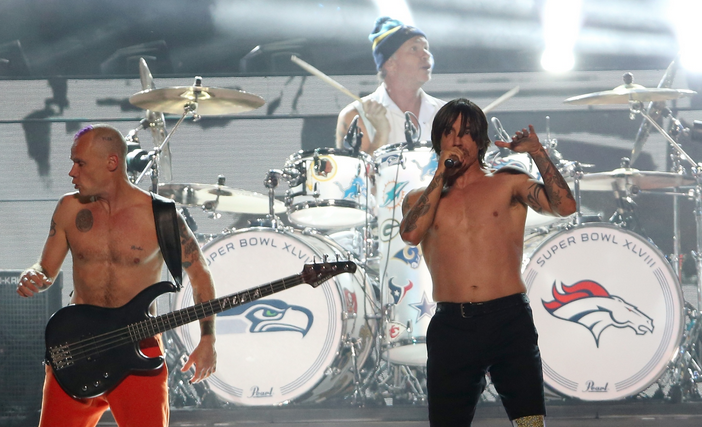 Chad Smith played to a track during Super Bowl Halftime! Is this a big deal?